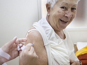 Saiba quais são as principais vacinas necessárias para os idosos