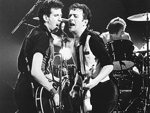 The Clash: Mick Jones revela últimos trabalhos com Joe Strummer 